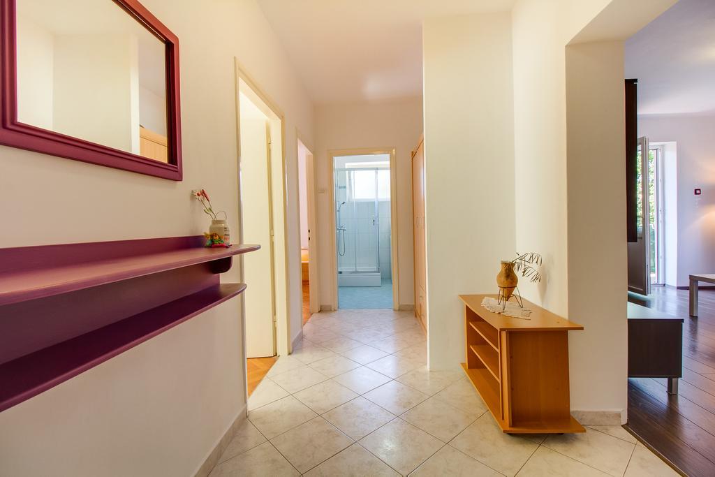 Apartment Bambi Mali Lošinj Esterno foto